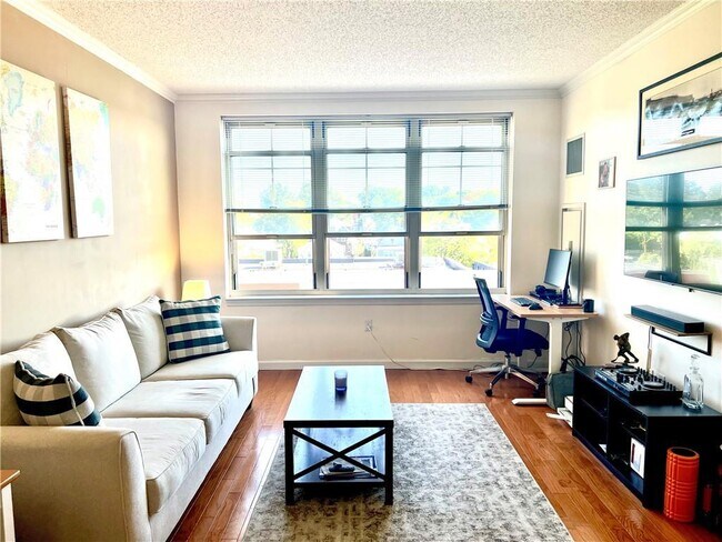 Foto del edificio - 300 Mamaroneck Ave