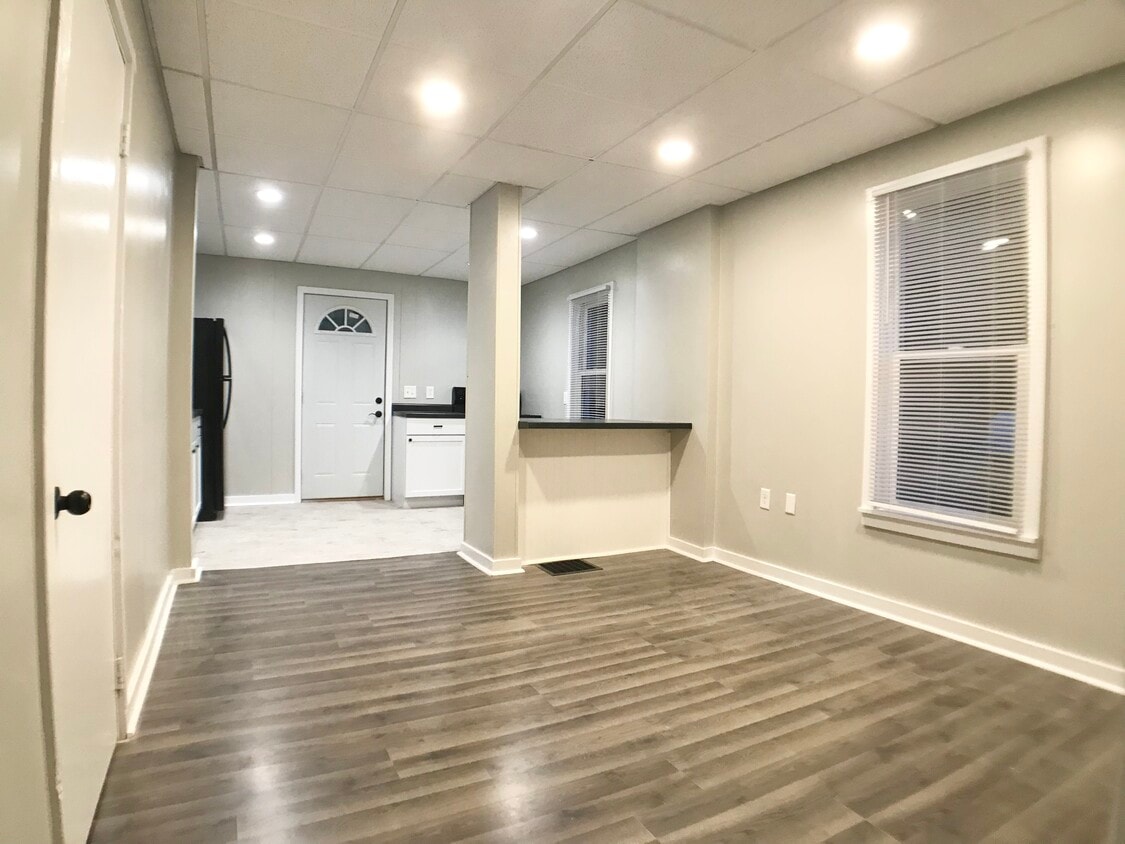 864 Walker St, Janesville, WI 53545 Townhome Rentals in Janesville WI