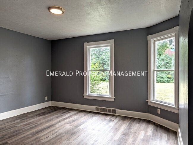 Foto del edificio - 964 N Court St
