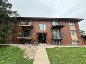 Building Photo - 440 Moffitt St