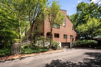 Building Photo - 150 N Bedford Rd