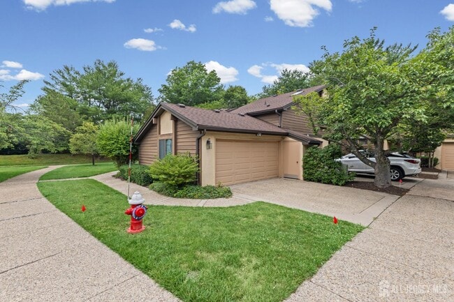 Building Photo - 130 Sayre Dr