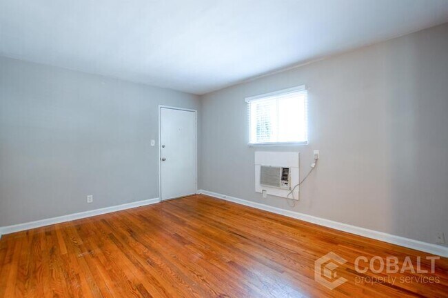 Foto del edificio - 767 Greenwood Ave NE