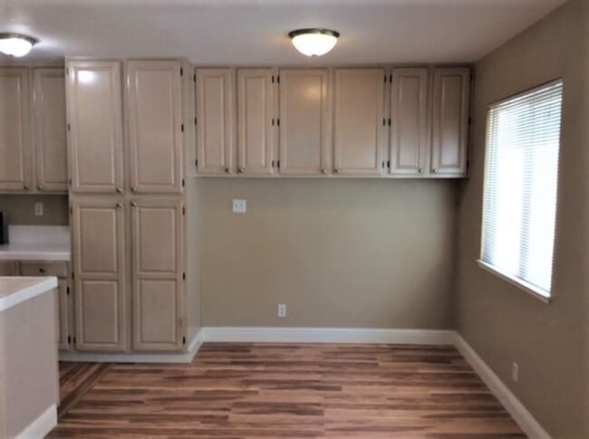 Building Photo - Charming and Cozy 2 Bed 1 Bath Condo in Pleasanton