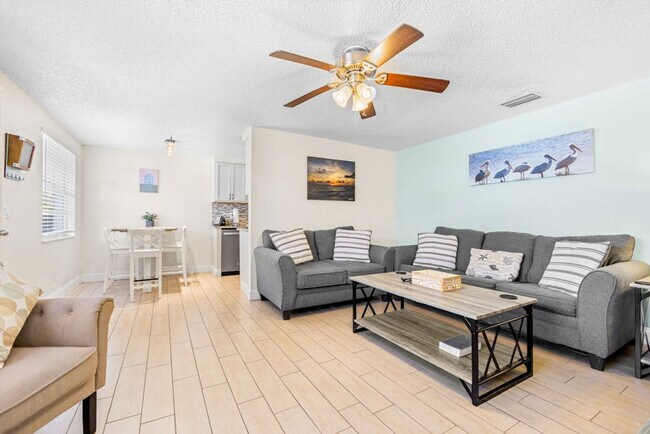 Foto del edificio - 208 Peacock Ln