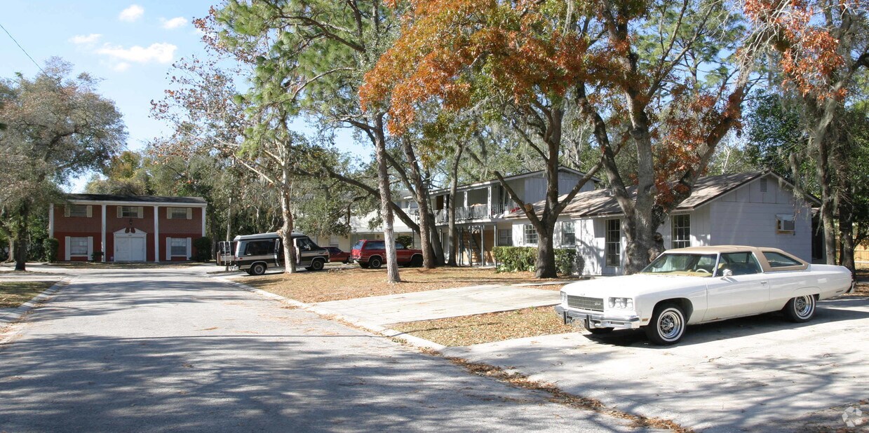 Building Photo - 1401-1409 College Park Ln