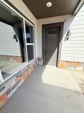 Building Photo - 914 Schlagel St