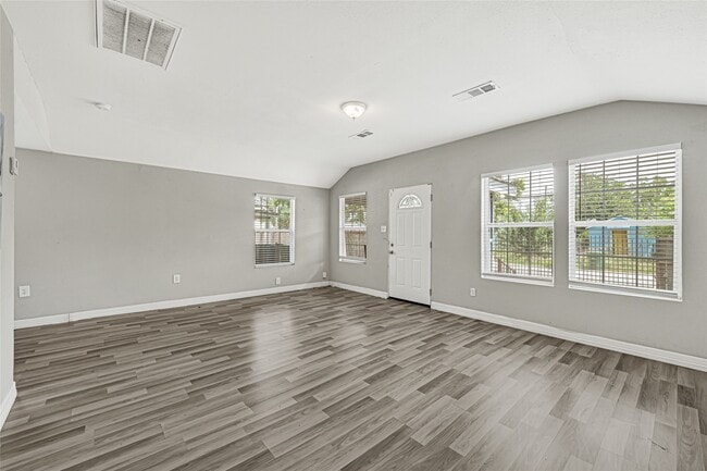 Building Photo - 306 E 38th St
