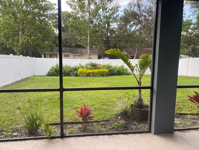 Foto del edificio - 1710 Summer Rose Dr