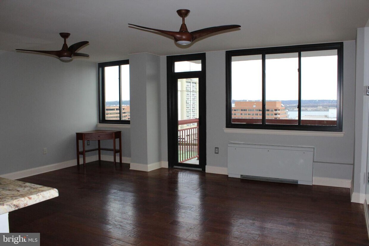 801 N Pitt St Unit 803, Alexandria, VA 22314 Apartment for Rent in