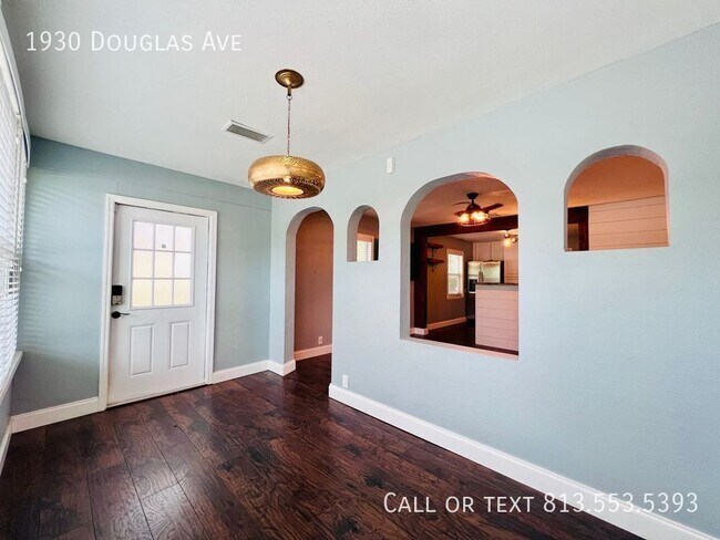 Foto del edificio - 1930 Douglas Ave