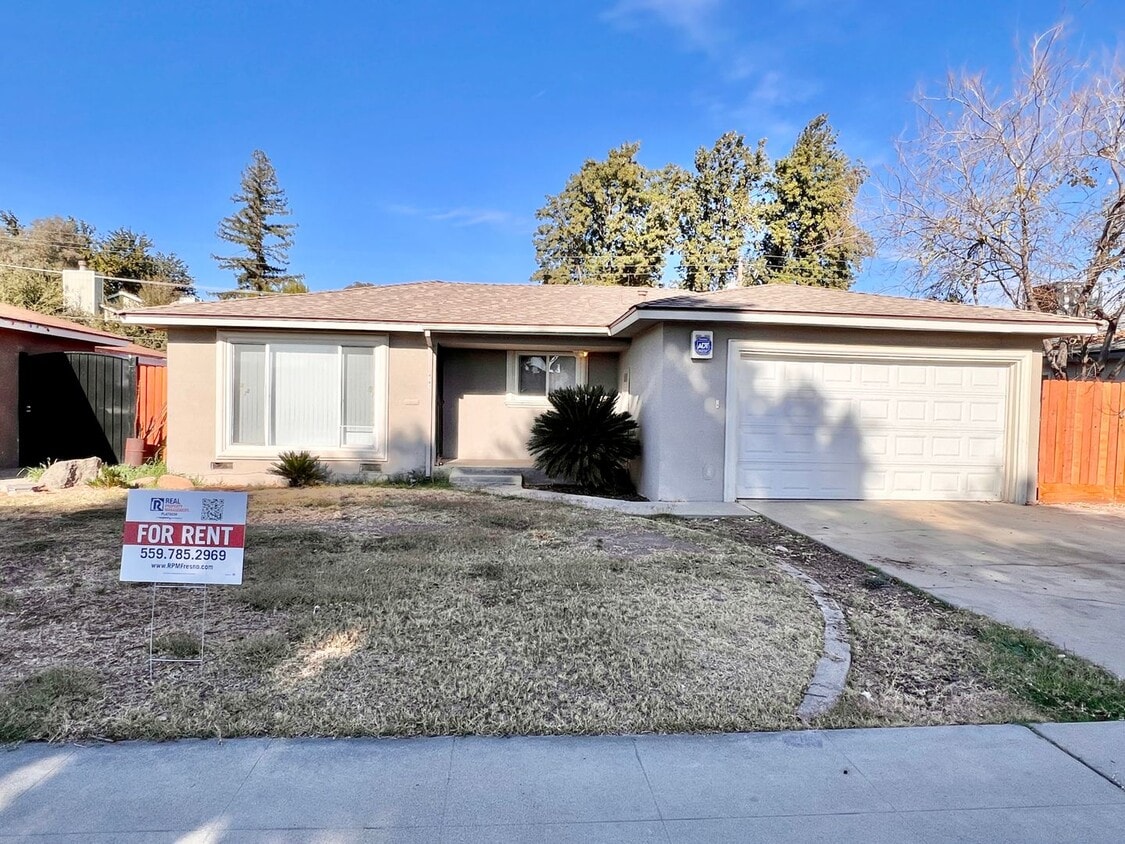 Foto principal - $1,995 Shaw & Chestnut - 3 bedroom, E. San...