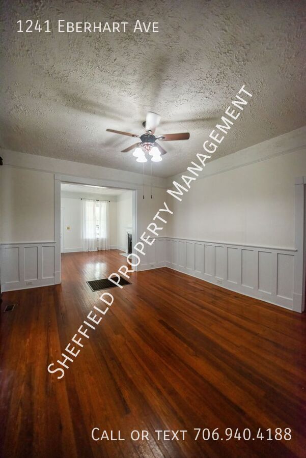 Foto del edificio - 1241 Eberhart Ave