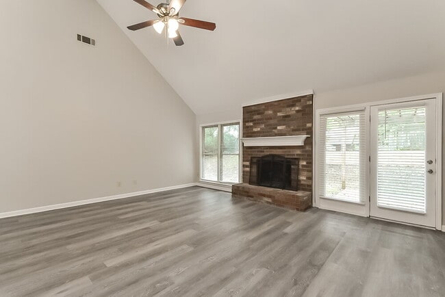 Building Photo - 8723 Rocky Top Cove