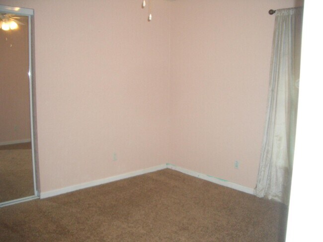 Building Photo - 115 Pennock Landing Cir