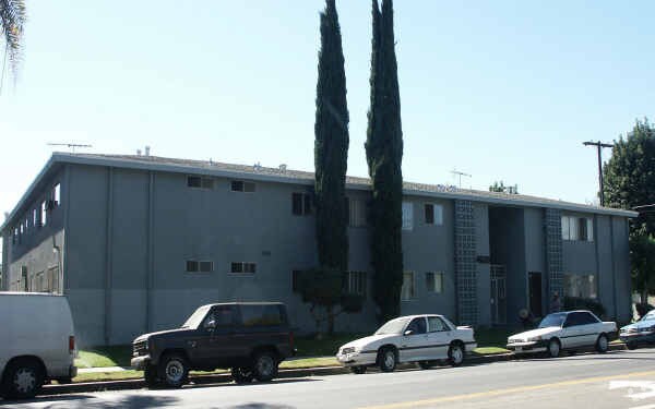 Foto del edificio - 14320 Vanowen St