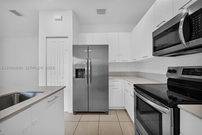 Foto del edificio - 12429 NW 23rd Ct