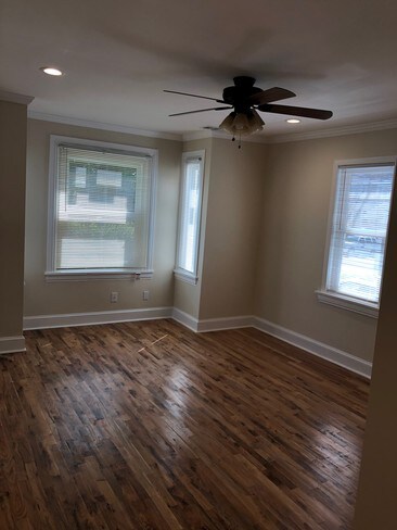 Foto del edificio - 34 W Spring Ave