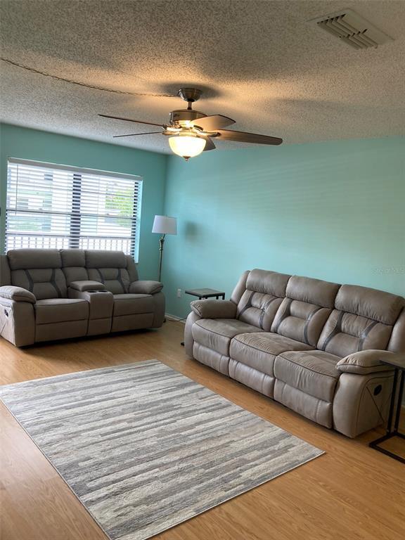 Foto del edificio - 5971 Terrace Park Dr N