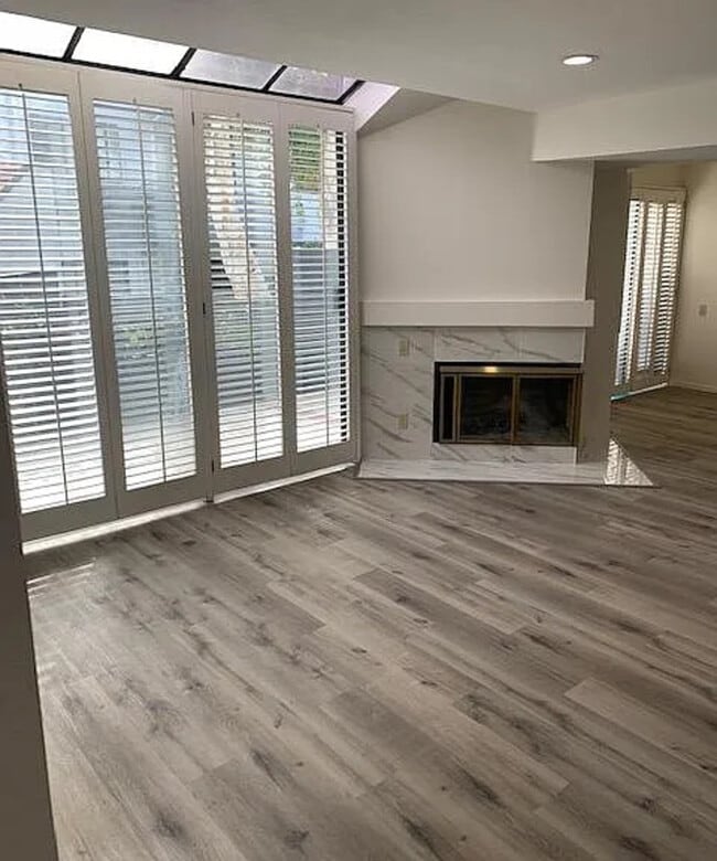 Foto del edificio - 1230 Tivoli Ln