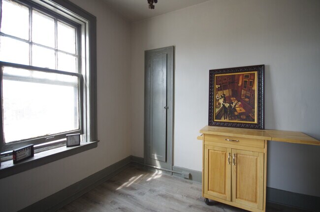 Building Photo - 9 Woodland St
