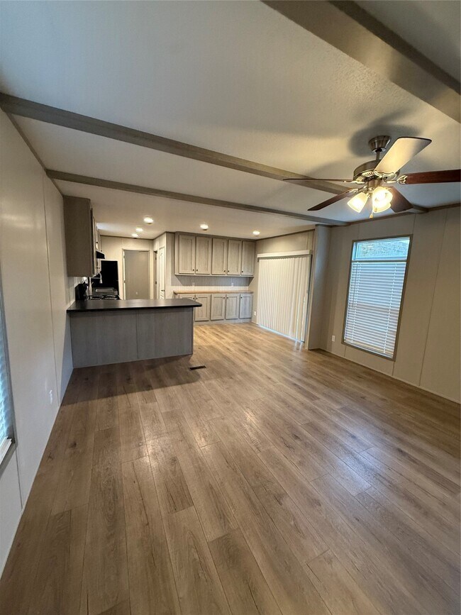 Foto del edificio - 327 County Rd 2296