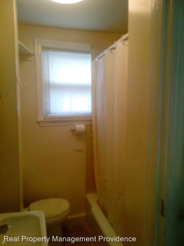Building Photo - 1 br, 1 bath Apartment - 95 North Bend St.