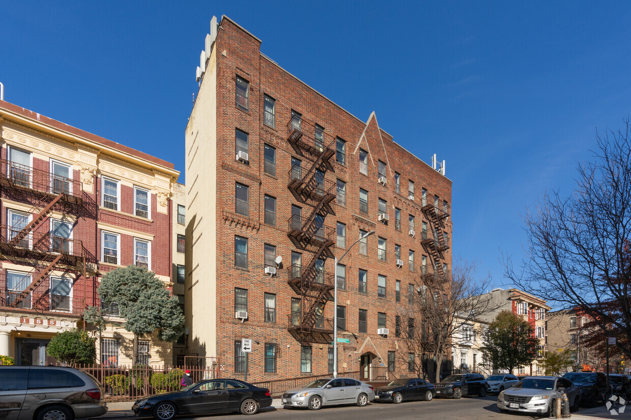 Primary Photo - 161 Woodruff Ave