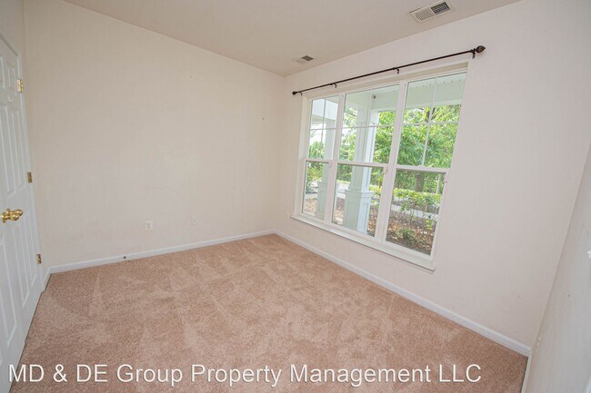Building Photo - 4 br, 2.5 bath House - 106 Sailors Ln, Unit 4