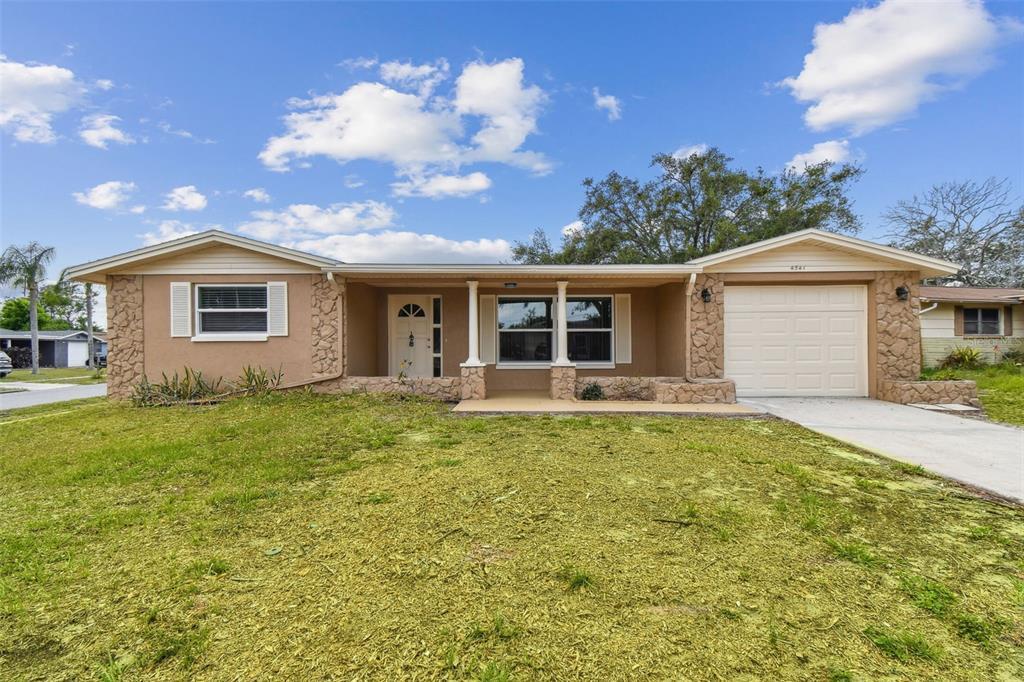 Foto principal - 4541 Daphne St