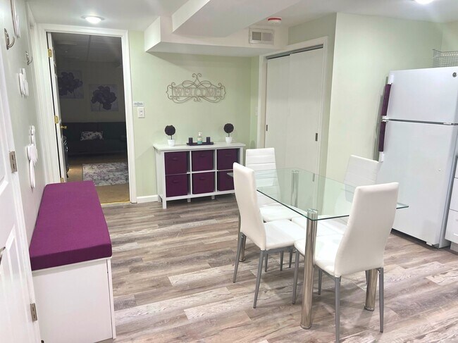 Área de comedor - 1225 Newfield Rd