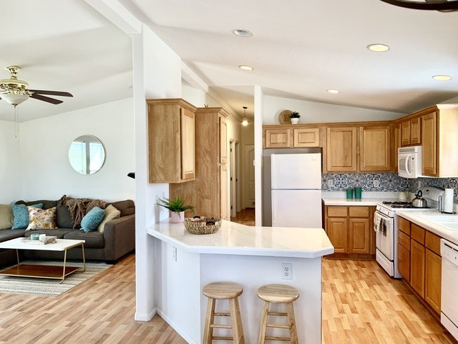 Kitchen/living - 73717 Broadmoor Dr