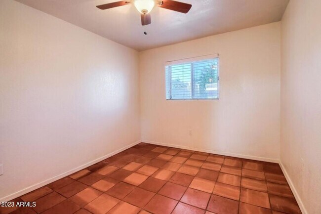 Building Photo - 1430 E Meadowbrook Ave