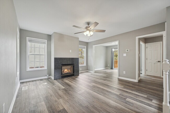 Foto del edificio - 4837 Windbreak Ln