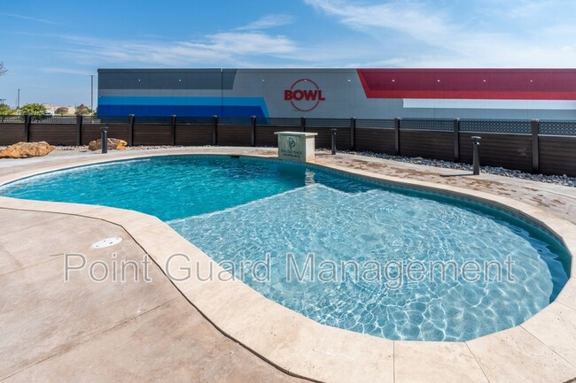 Foto del edificio - 1230 N Greenwich Rd