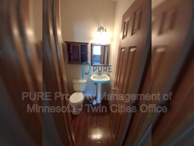 Foto del edificio - 670 Kingfisher Ln