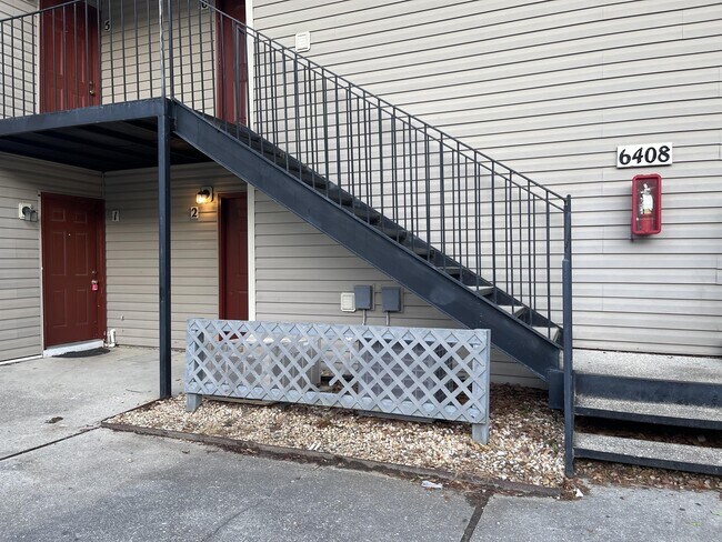 Foto del edificio - 6408 Starbrook Dr