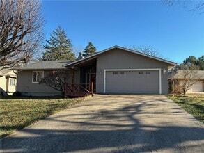 Building Photo - 21 Farnham Dr