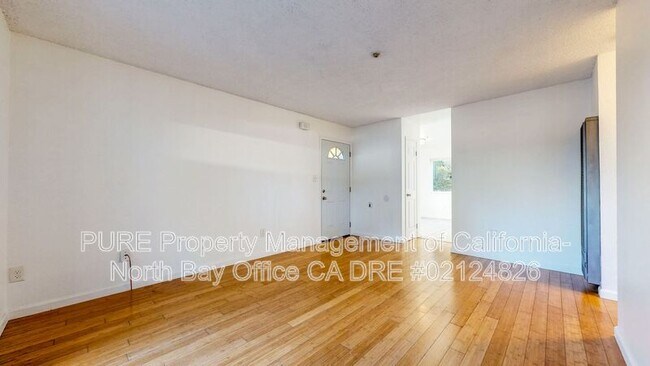 Foto del edificio - 144 Brush Creek Rd