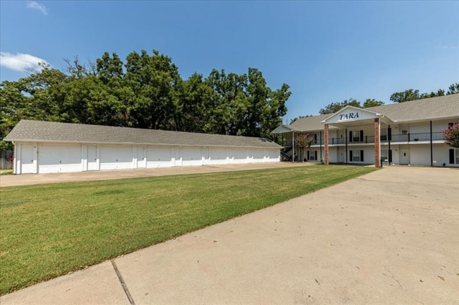 Building Photo - 400 Gaither St