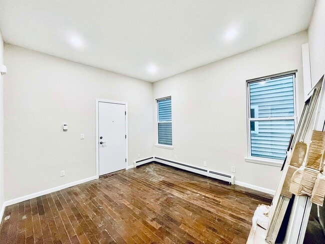 Building Photo - 1607 Kerrigan Ave
