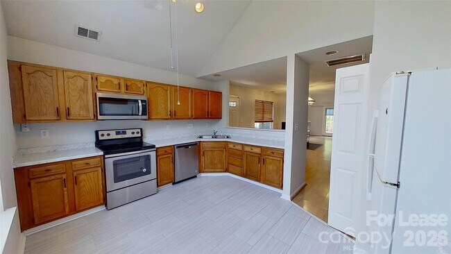 Building Photo - 8327 Southgate Commons Dr