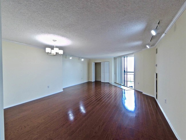 Building Photo - 815 HARMON Cove
