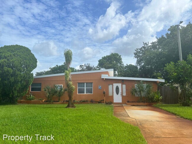 Foto del edificio - 4 br, 2 bath House - 6711 Dartmouth Avenue N