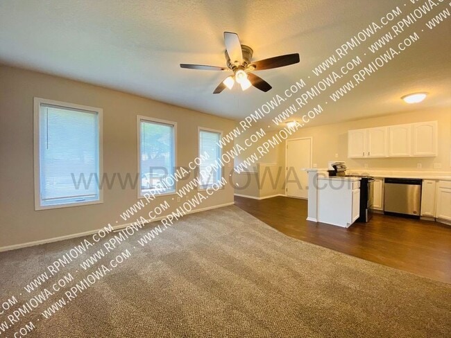 Foto del edificio - 145 Christie Ln