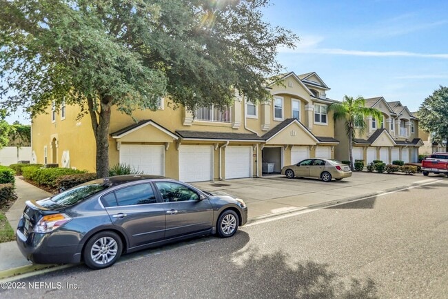 Building Photo - 7051 Deer Lodge Cir