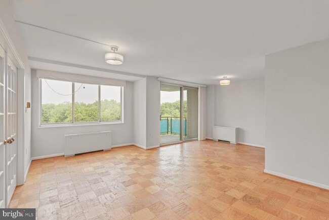 Foto del edificio - 10401 Grosvenor Pl