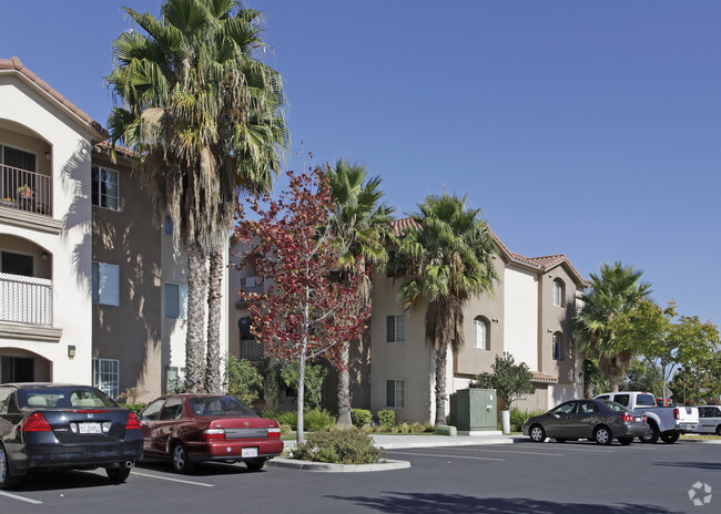 Foto del edificio - Torrey Highland Apartments