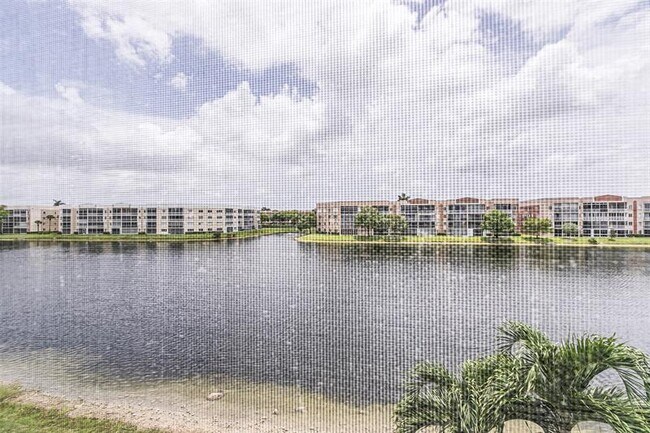 Foto del edificio - 7558 Trent Dr