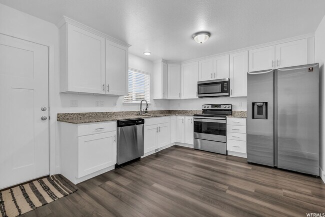 Foto del edificio - 619 Shay Ln